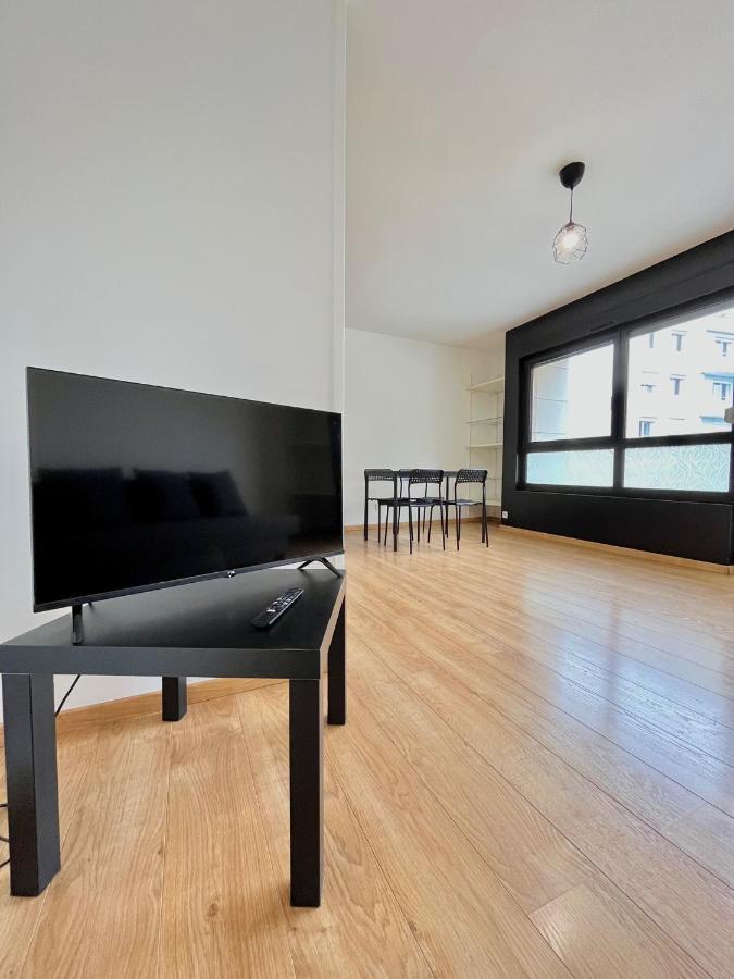 Ponsardin- Appartement Avec Balcon Et Parking Reims Bagian luar foto